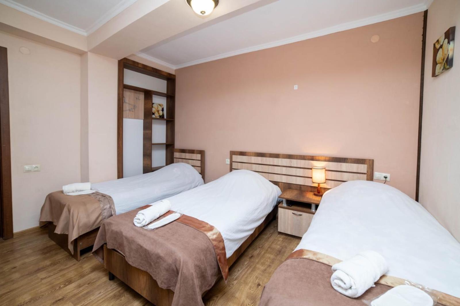 Guest House Kavkasioni 33 텔라비 외부 사진