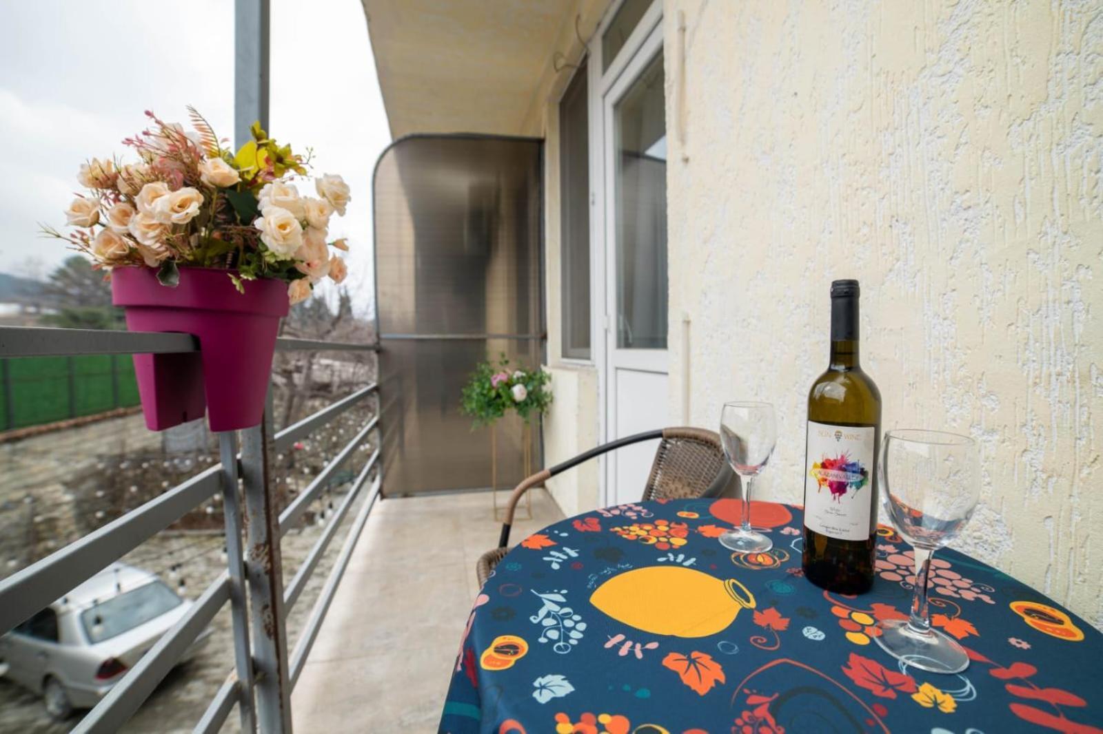 Guest House Kavkasioni 33 텔라비 외부 사진