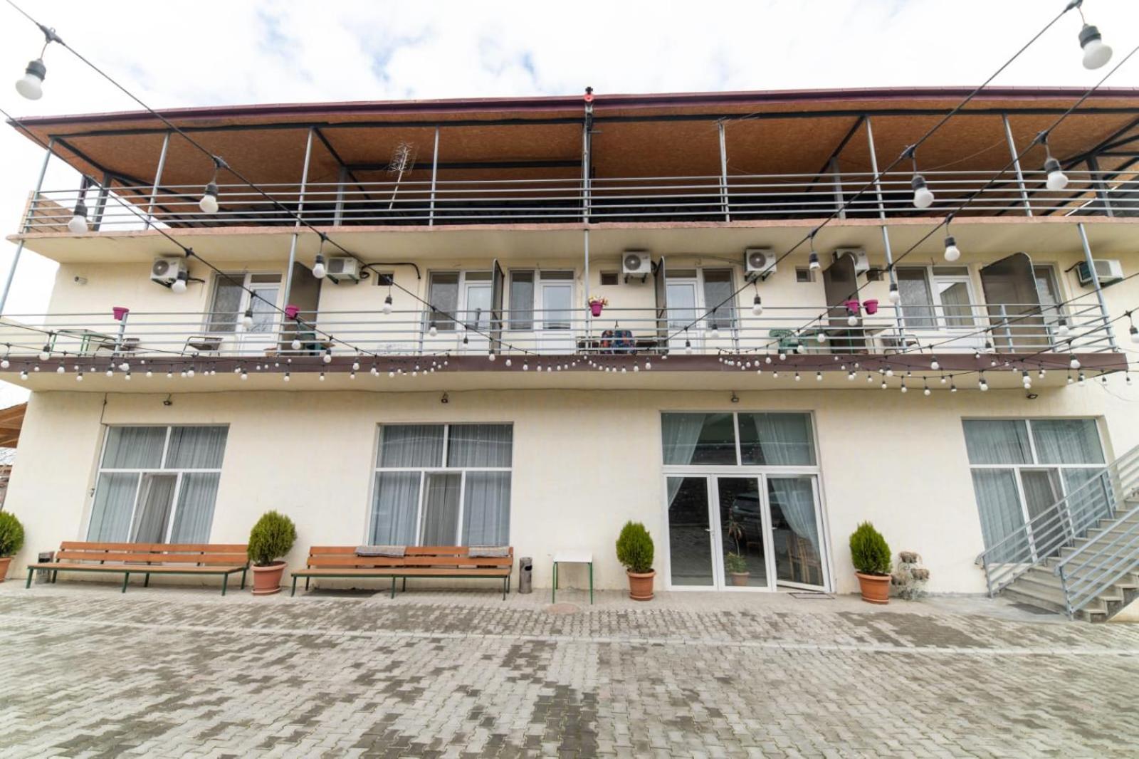 Guest House Kavkasioni 33 텔라비 외부 사진
