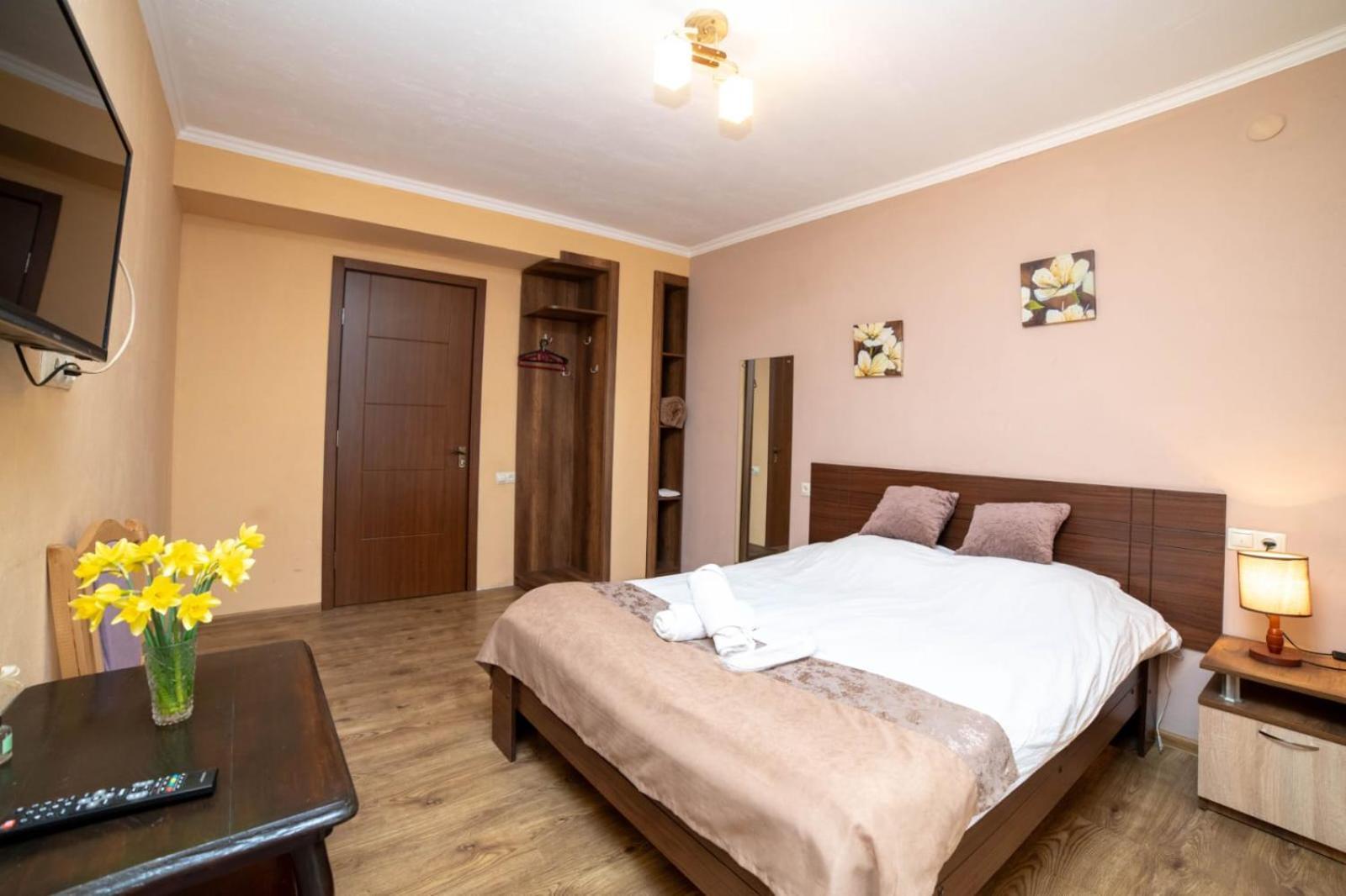Guest House Kavkasioni 33 텔라비 외부 사진