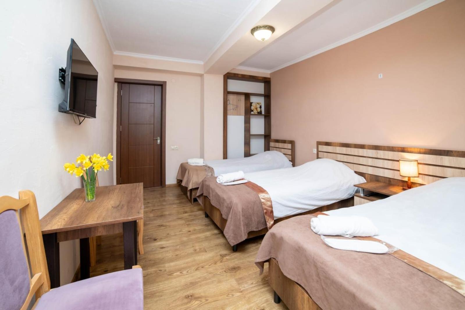 Guest House Kavkasioni 33 텔라비 외부 사진