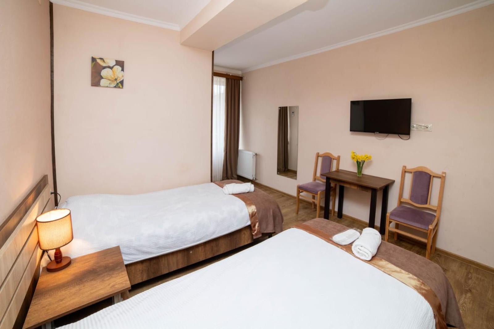 Guest House Kavkasioni 33 텔라비 외부 사진